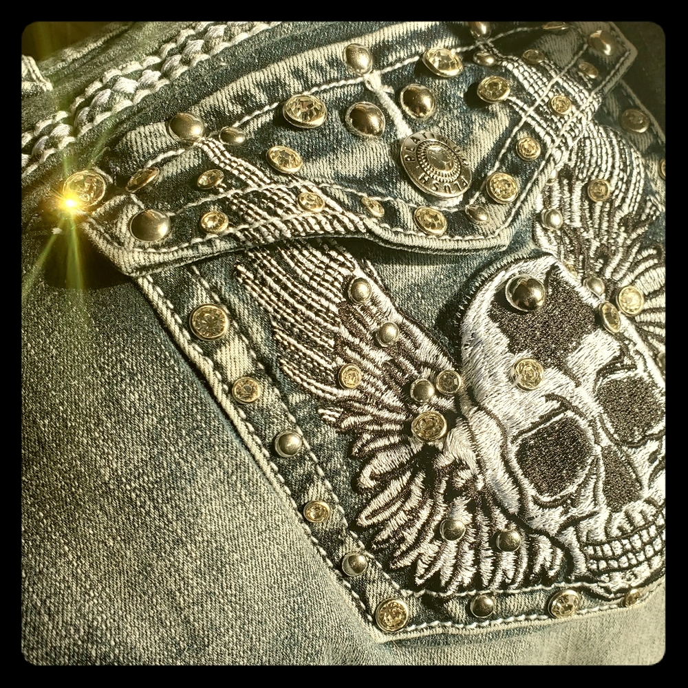 Taraley Platinum Plush Skull Pocket Jeans